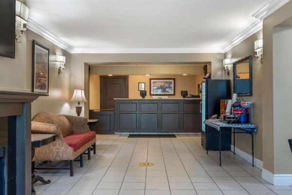 Best Western Colonial Inn image 11