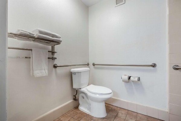 Best Western Colonial Inn image 27